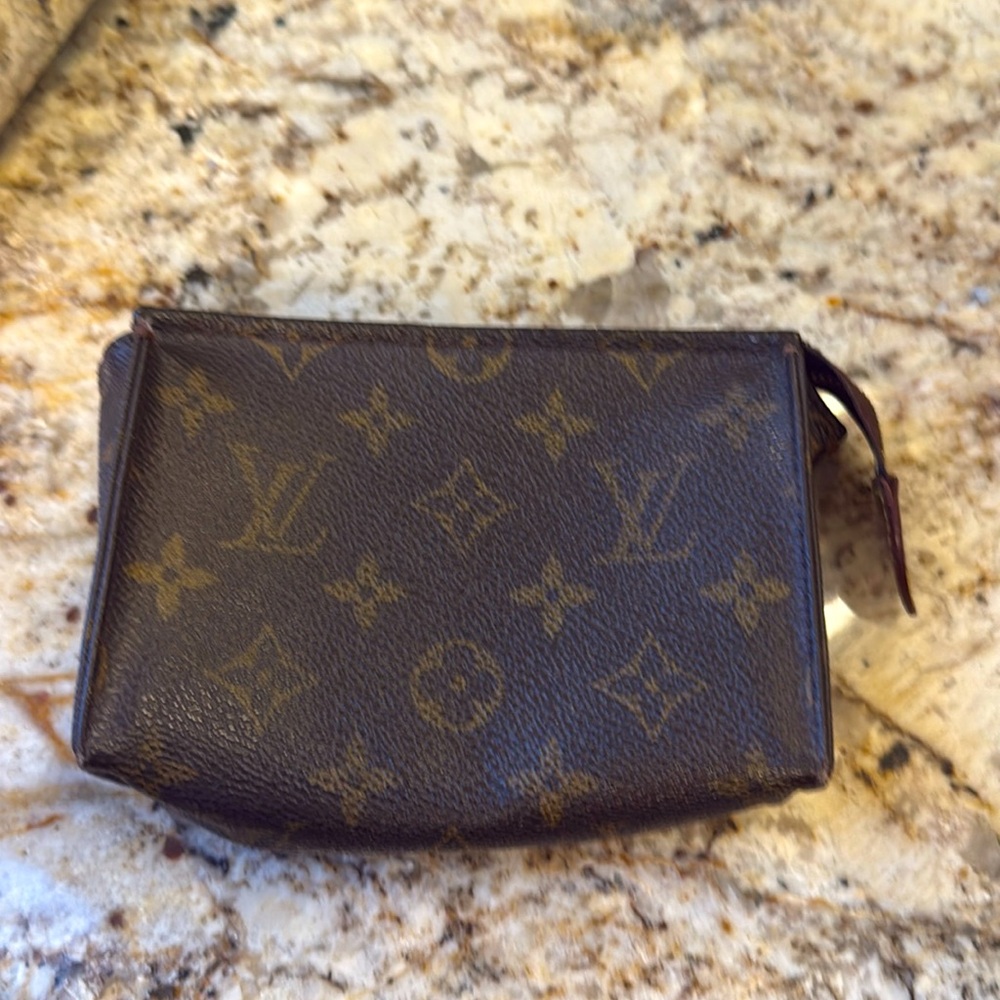 Louis Vuitton Toiletry 15 Monogram